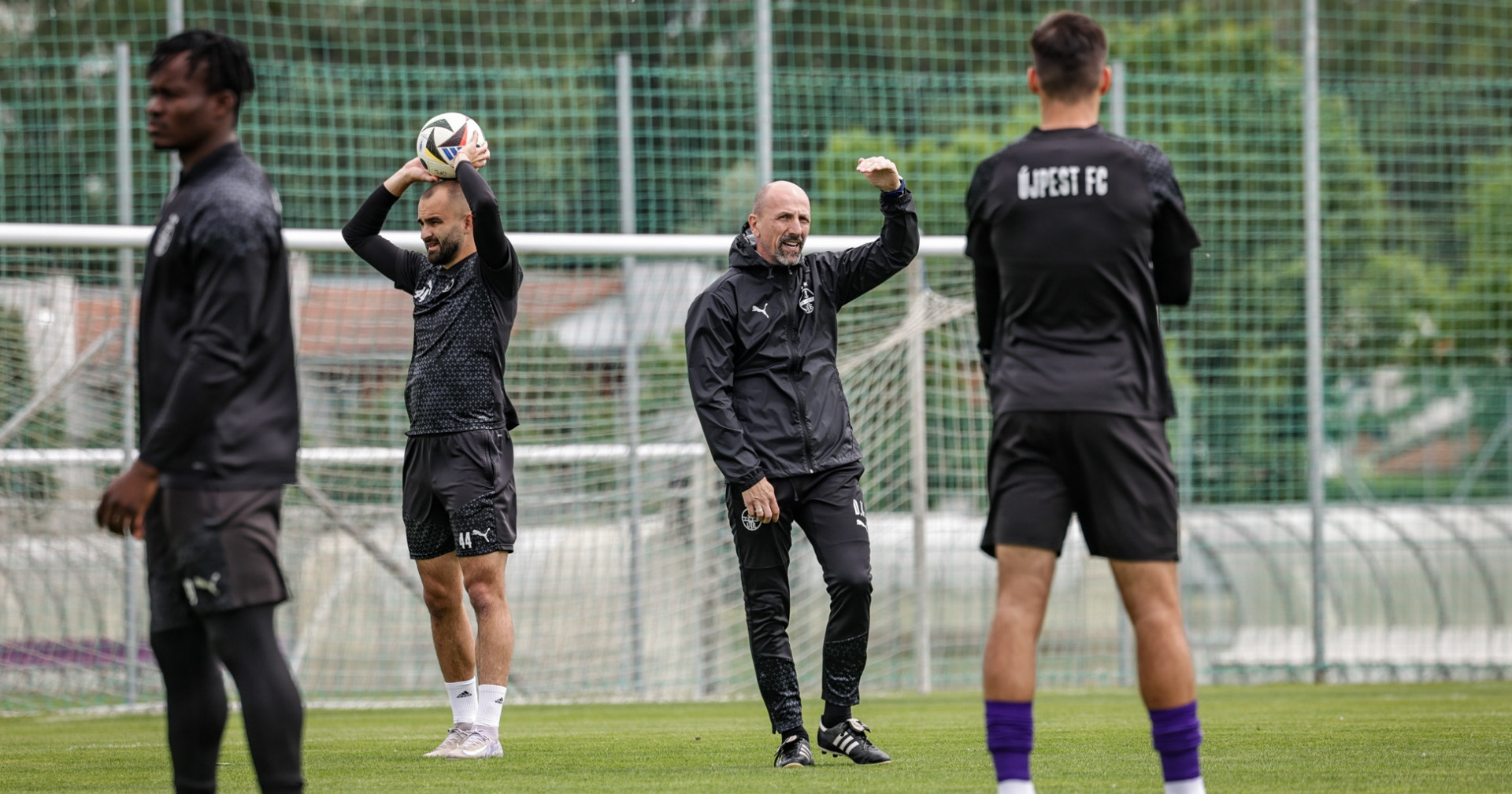„Minél több játékost szeretnék látni éles helyzetben”