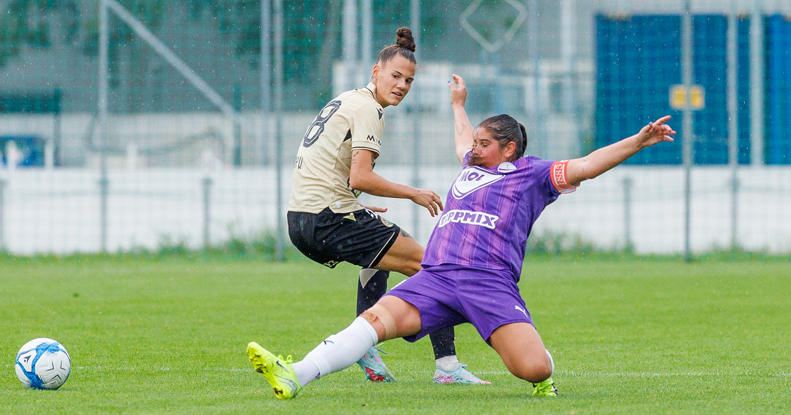 Nem bírt újonc női labdarúgócsapatunk a címvédő ősi riválissal idegenben