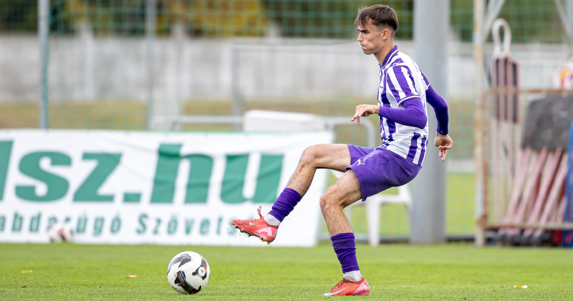 Bő egyórás emberhátrány ellenére ikszelt Pápán második csapatunk