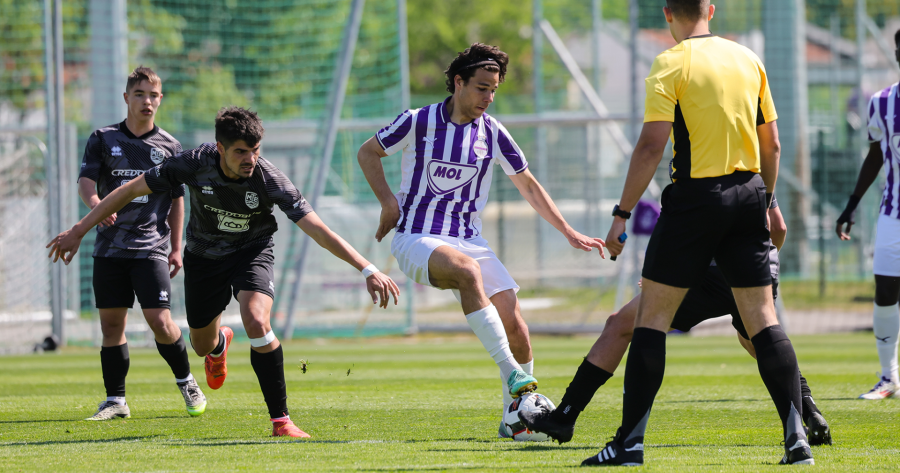Ikszelt a címvédővel, hat meccse veretlen második csapatunk