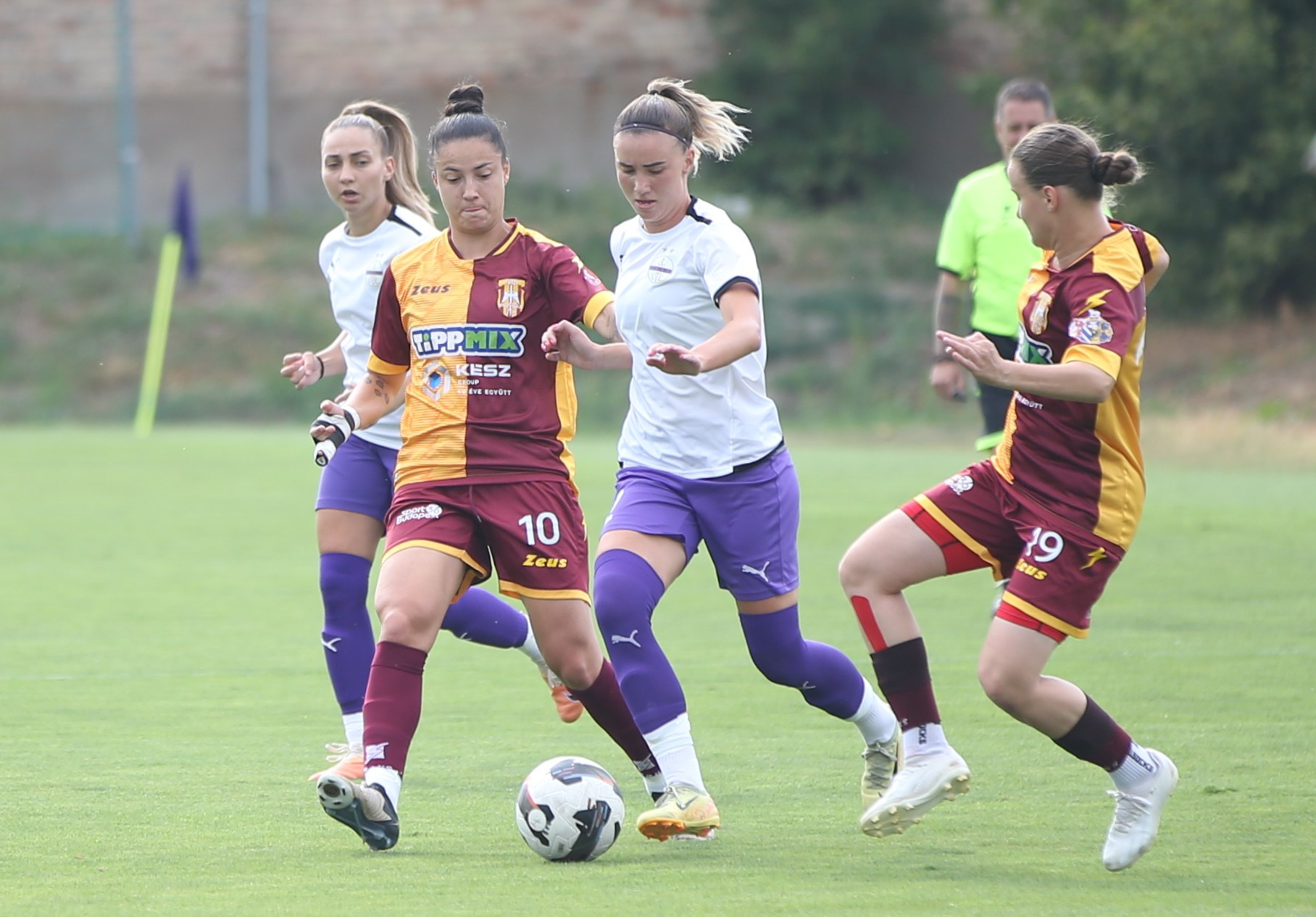 Galéria női labdarúgóink Szeged elleni edzőmeccséről