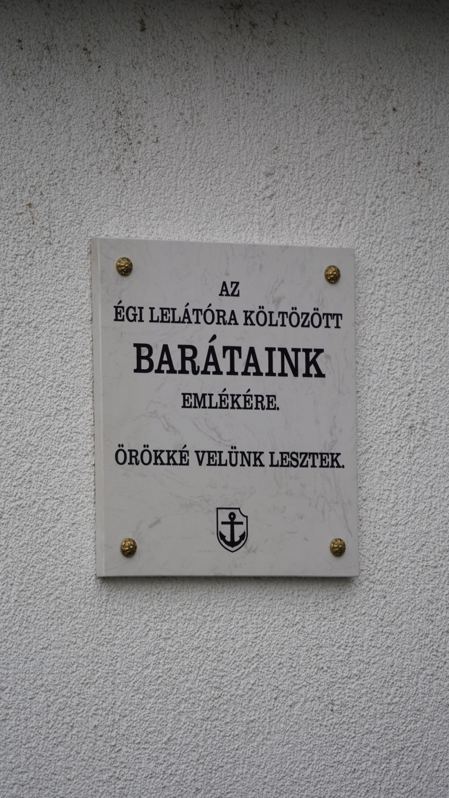 Szurkolóink emléktáblát állítottak 💜🖤