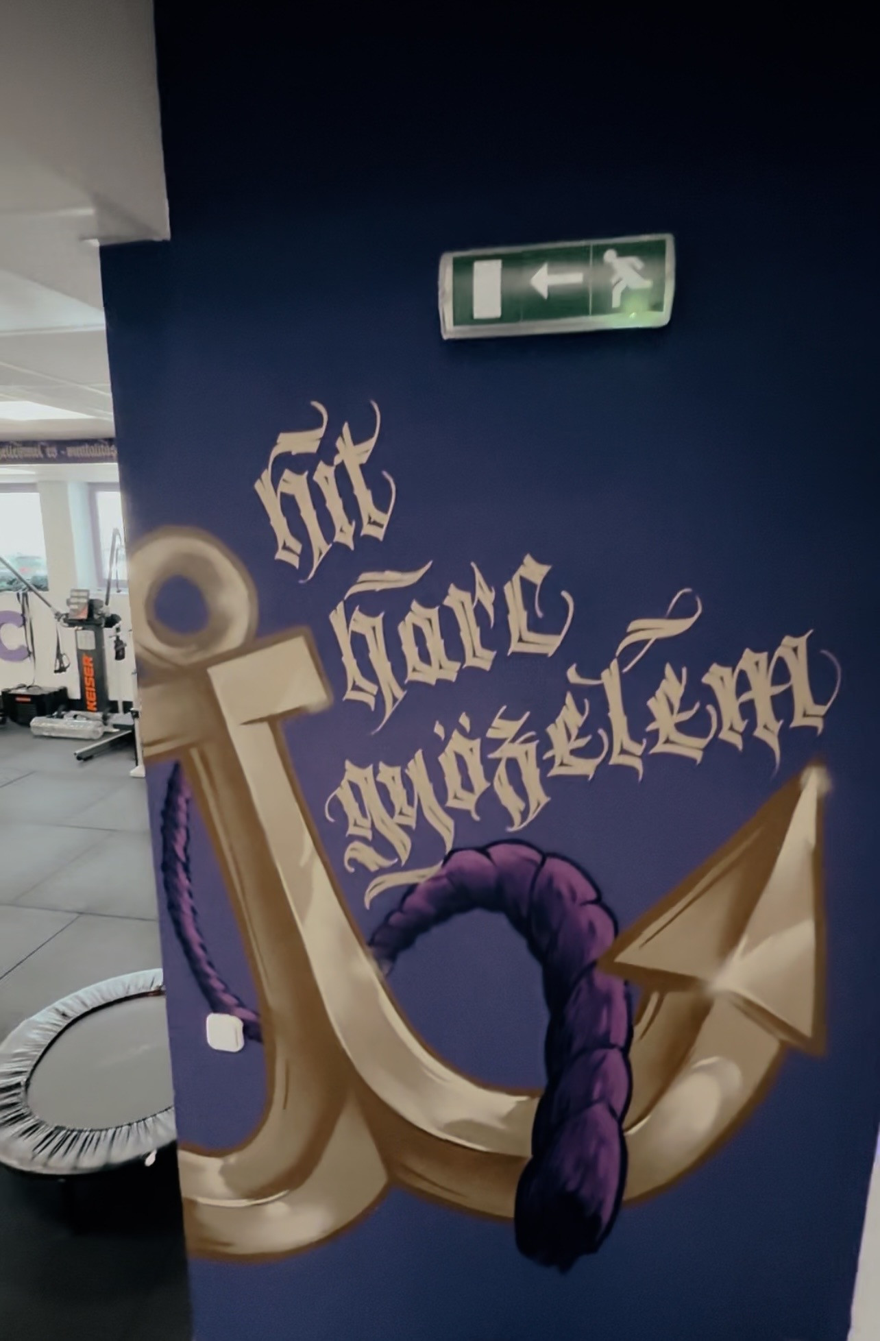 Vérfrissítésen estek át a stadion belső falai