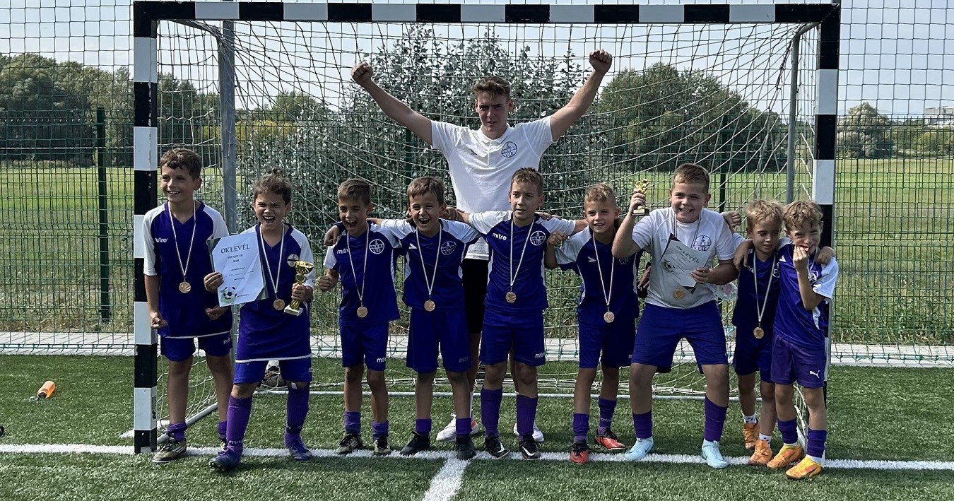 Arany Nagytétényből, bronz Fótról