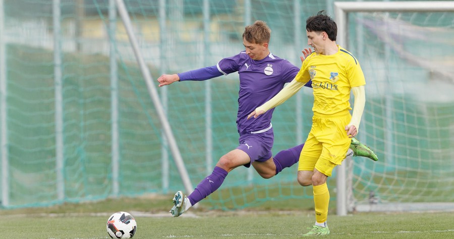 Ikszelt otthon az Újpest FC II a Gyirmót második csapatával