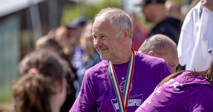 „Bízom benne – és ez is a célkitűzésünk –, hogy olyan csapatot formálunk, amely akár a középmezőnyben végezhet az élvonalban”