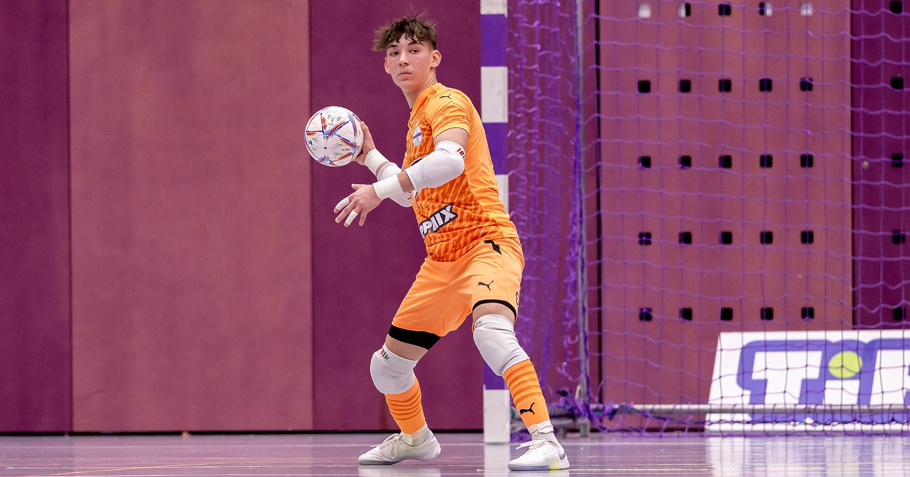 „Nagy felelősséggel jár, hogy itt védhetek, hiszen minden mérkőzésen az ország egyik legnagyobb klubját, az Újpestet képviselem”