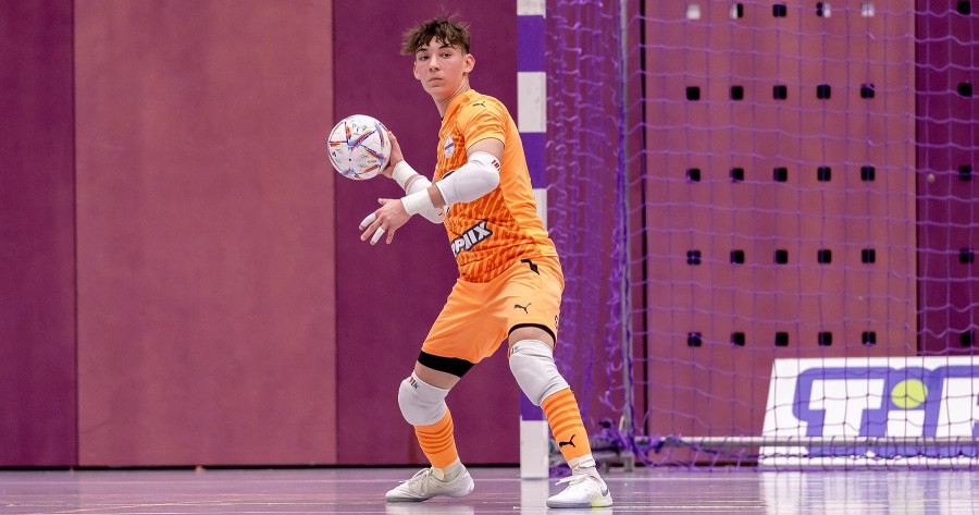 „Nagy felelősséggel jár, hogy itt védhetek, hiszen minden mérkőzésen az ország egyik legnagyobb klubját, az Újpestet képviselem”