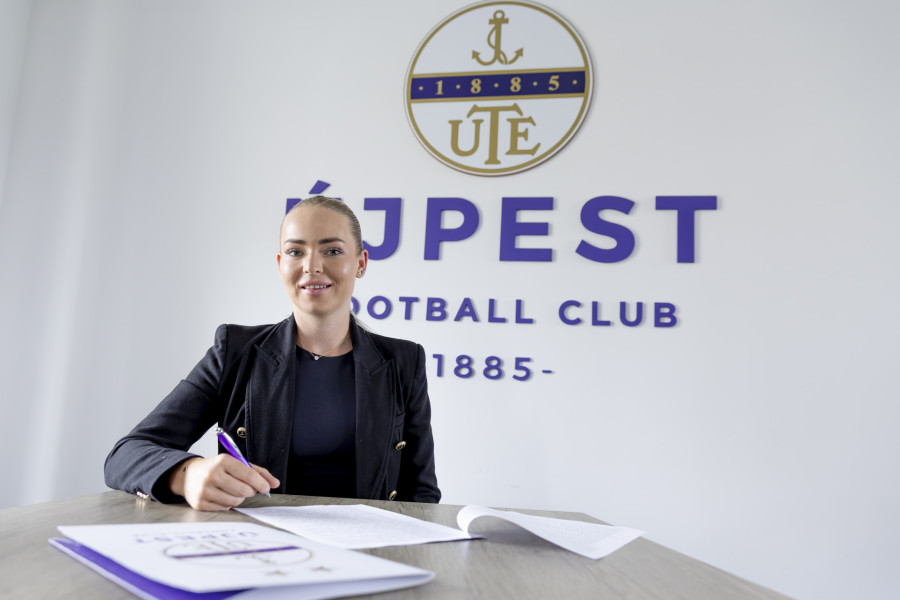 Szerződést hosszabbított gólkirálynőnk!