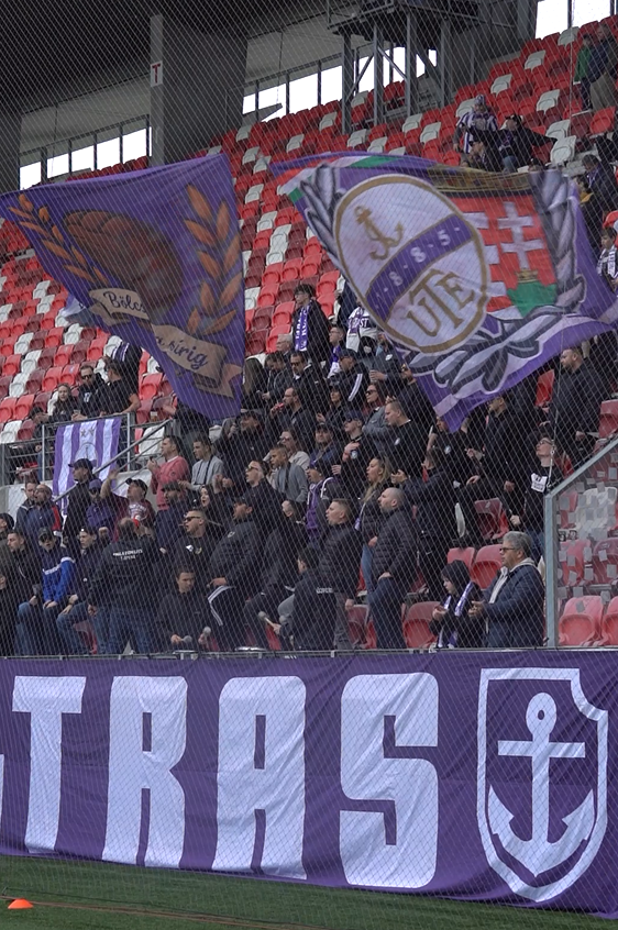 Szurkolás a Kazincbarcika ellen