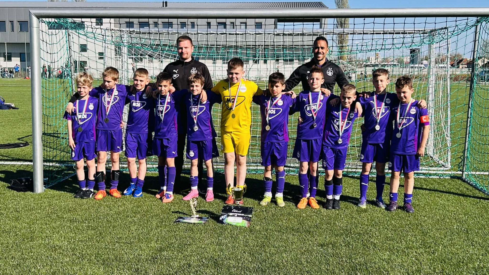 Erős mezőnyben ezüst