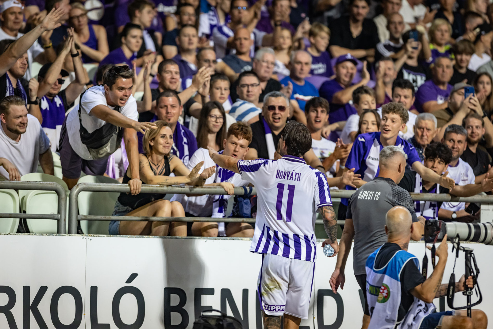 A jól megérdemelt taps, majd a gyermeki öröm